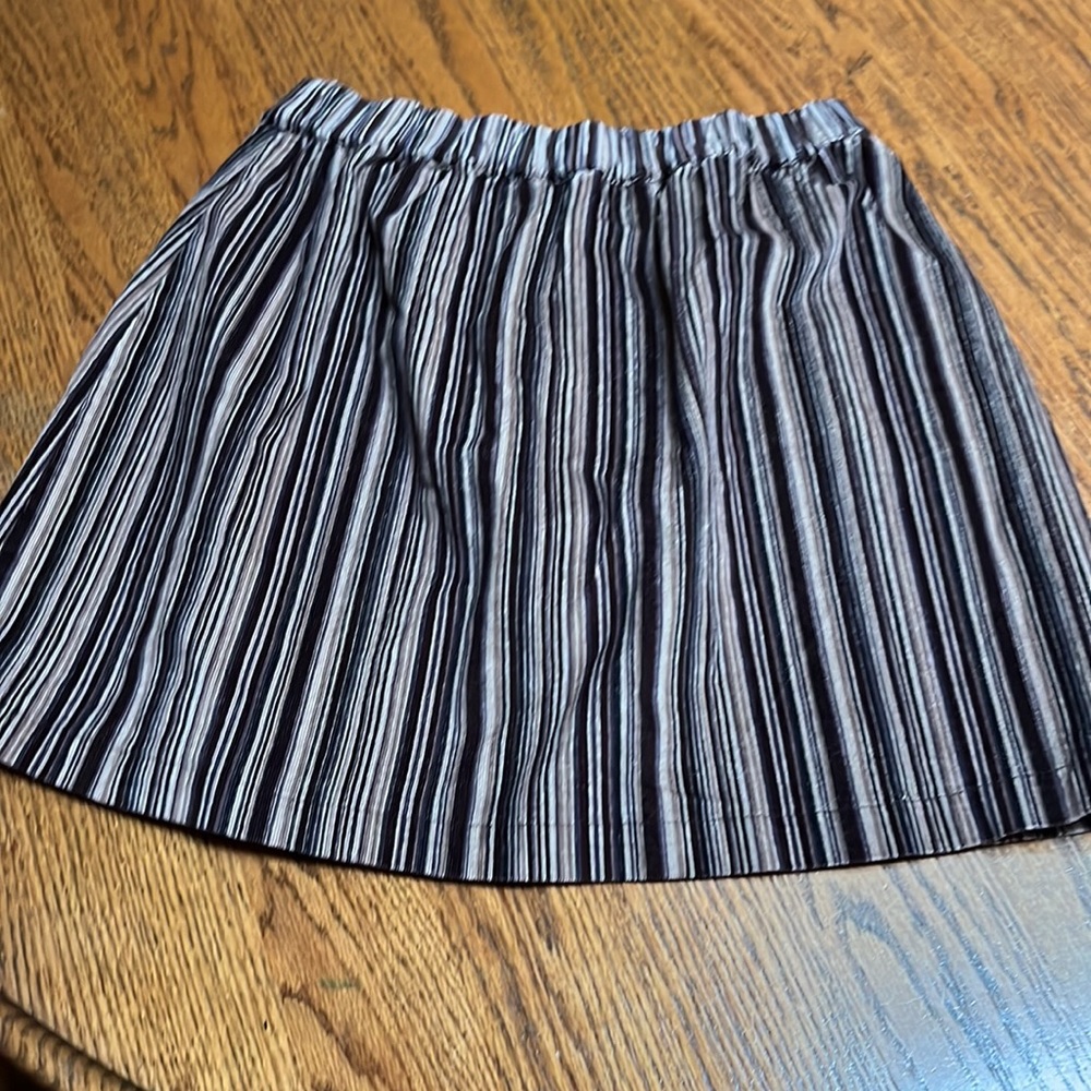 American Eagle Outfitters Black and White Striped Mini Skirt - Picture 3 of 4